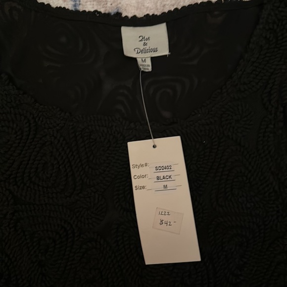 BLACK DRESS - Picture 3 of 7